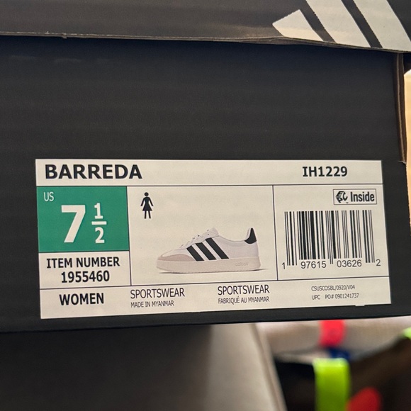 Adidas White and Black Barreda Low-Top Sneakers.  Brand new in box with tags. - Picture 2 of 10
